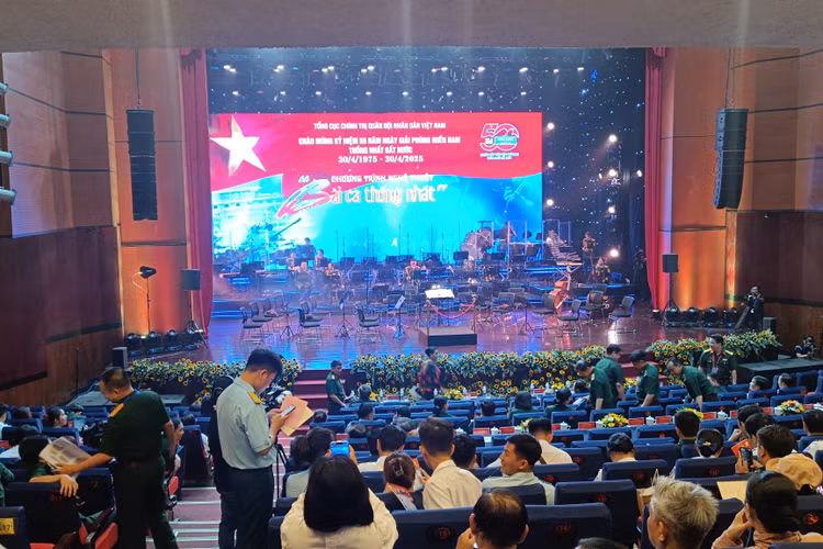 “Bài ca Thống nhất” vang vọng hào khí đại thắng mùa Xuân năm 1975 “Bai ca Thong nhat” vang vong hao khi dai thang mua Xuan nam 1975