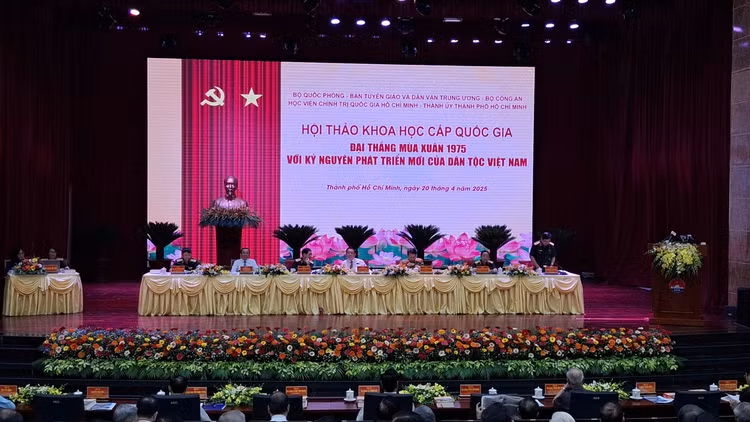 TP HCM vuon minh trong ky nguyen moi tu hao khi Dai thang mua Xuan 1975-Hinh-2