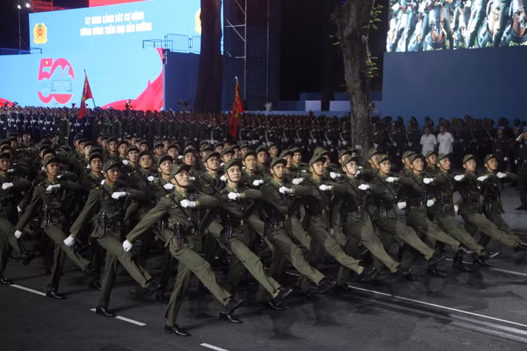 An tuong man dieu binh dem so duyet cua luc luong Cong an nhan dan-Hinh-9