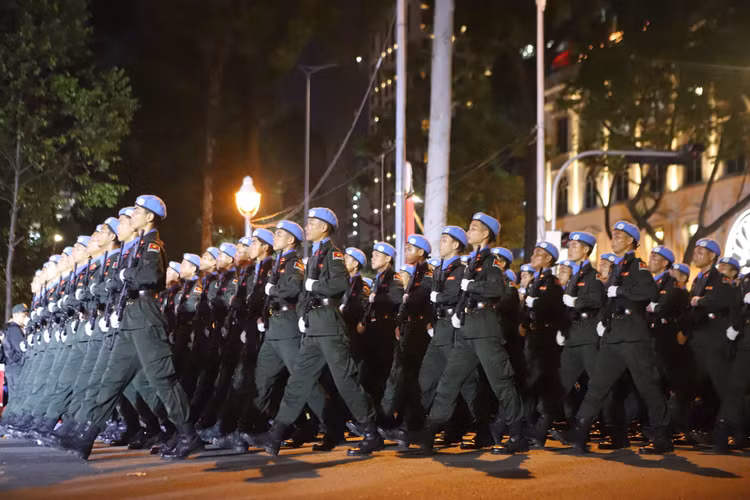 An tuong man dieu binh dem so duyet cua luc luong Cong an nhan dan-Hinh-7