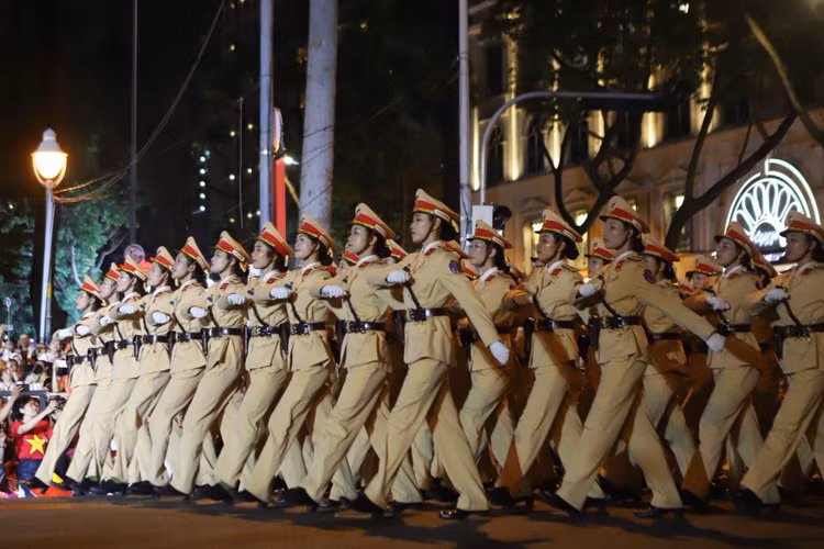 An tuong man dieu binh dem so duyet cua luc luong Cong an nhan dan-Hinh-6