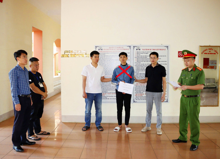 Bắt đối tượng có 3 tiền án, giết người do mâu thuẫn ở Lai Châu Bat doi tuong co 3 tien an, giet nguoi do mau thuan o Lai Chau