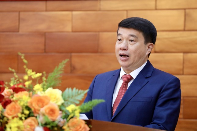 Chan dung tan Bi thu Tinh uy Lam Dong Y Thanh Ha Nie K'dam-Hinh-4