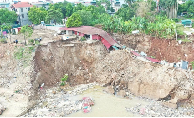 Can canh bo song Duong bi sat lo-Hinh-2