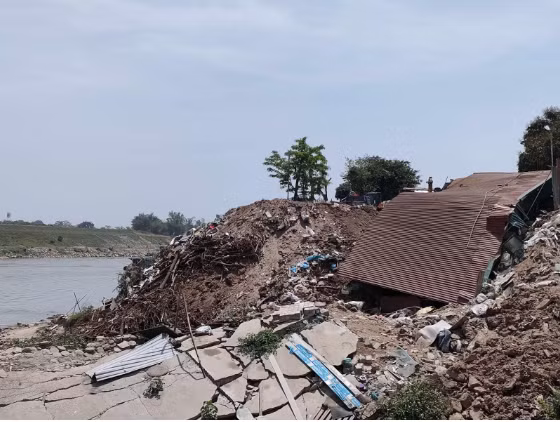 Can canh bo song Duong bi sat lo-Hinh-7