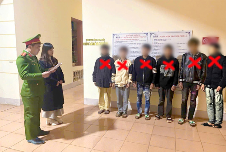 Vu au da 2 nguoi thuong vong: Khoi to bo sung 6 bi can