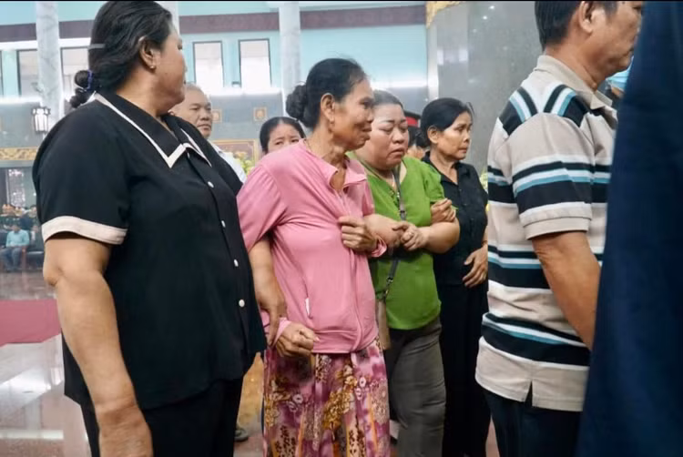 Le vieng, truy tang Huan chuong Bao ve To quoc cho 12 liet si-Hinh-7