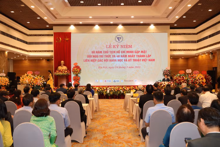 GS.TSKH Vũ Minh Giang: “Trọng Trí thức và thuộc tính của Đảng ta“ GS.TSKH Vu Minh Giang: “Trong Tri thuc va thuoc tinh cua Dang ta“