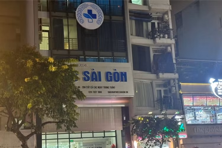 Phòng khám Y học Sài Gòn ép sản phụ chuyển 29 triệu phá thai: Xử sao? Phòng khám Y học Sài Gòn có dấu hiệu giữ người bệnh để “vẽ bệnh, moi tiền”.
