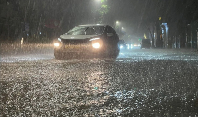 Khong khi lanh tang cuong manh hon gay mua lon dien rong o Bac Bo