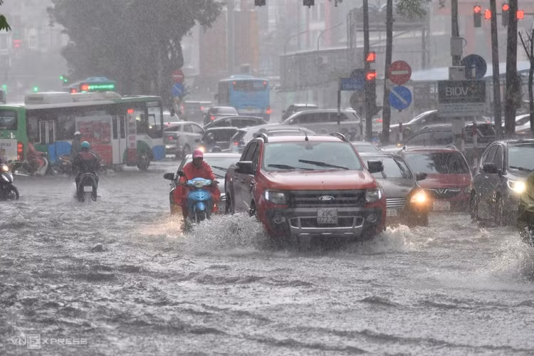 Bac Bo co the xuat hien dot mua vua, mua to vao cuoi thang 7