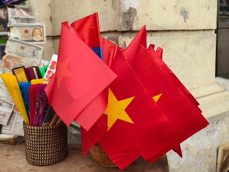 Ha Noi ruc ro co hoa chao mung ky niem 30/4-Hinh-6