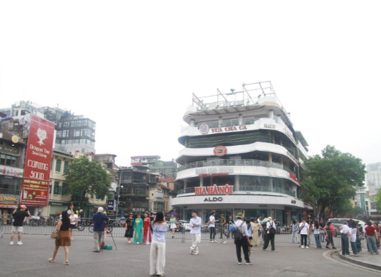 Tieu thuong hoi ha chuyen do dac khoi toa nha “Ham ca map”-Hinh-8