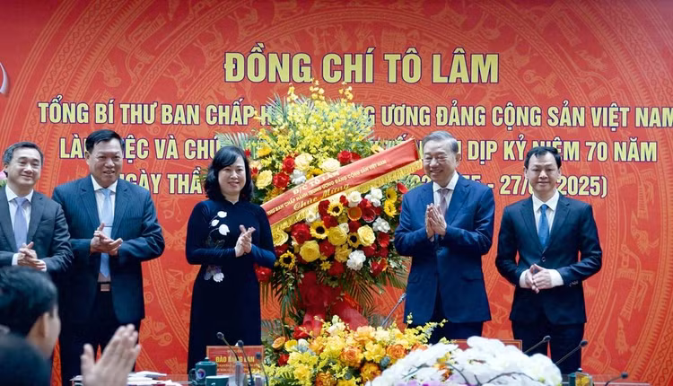 Phat bieu cua Tong Bi thu tai buoi lam viec voi Bo Y te nhan ngay 27/2