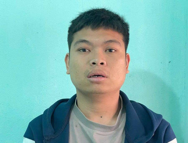 Bat ke gia danh Cong an Ha Noi chiem doat gan nua ty dong