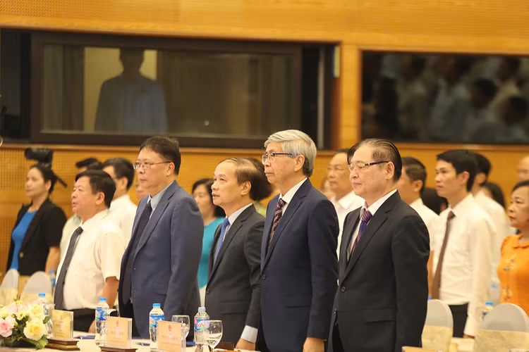 Toan canh le vinh danh 135 tri thuc KHCN tieu bieu nam 2024-Hinh-6