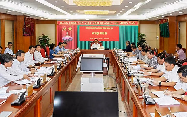 De nghi ky luat nguyen Bi thu Tinh uy Vinh Phuc Pham Van Vong