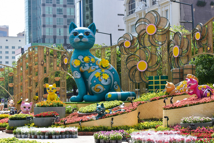 Linh vật mèo Tết 2023 “trình làng” vô số kiểu tạo hình độc, lạ - Hình 3 Linh vat meo Tet 2023 “trinh lang” vo so kieu tao hinh doc, la-Hinh-3