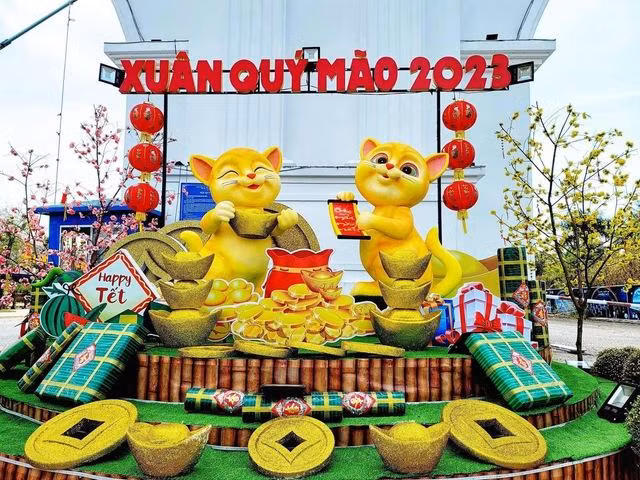 Linh vật mèo Tết 2023 “trình làng” vô số kiểu tạo hình độc, lạ - Hình 16 Linh vat meo Tet 2023 “trinh lang” vo so kieu tao hinh doc, la-Hinh-16