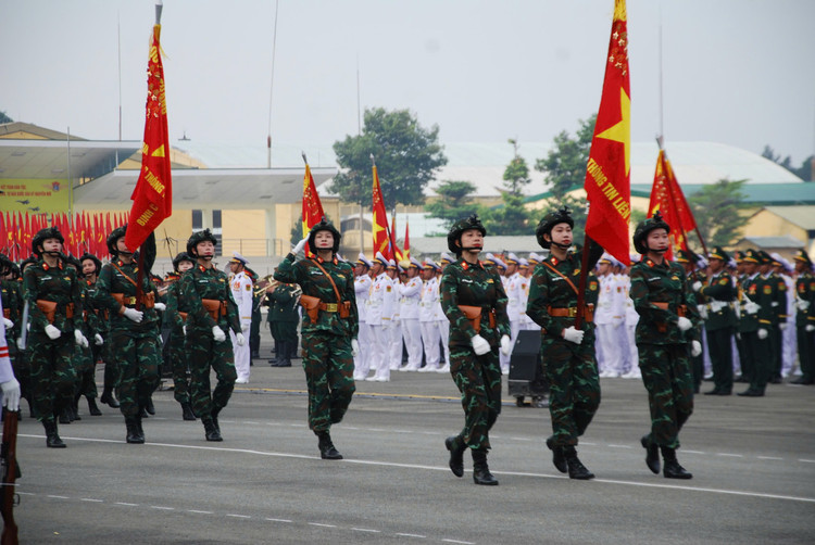 Dai tuong Nguyen Tan Cuong kiem tra dong vien cac khoi dieu binh-Hinh-15