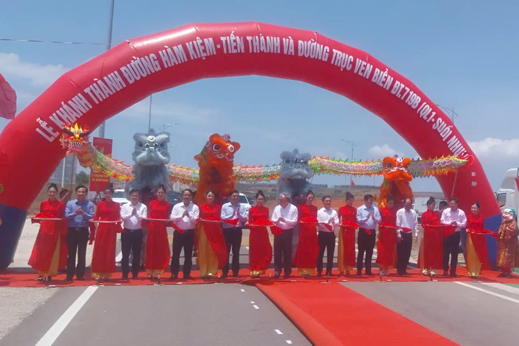 Thu tuong Pham Minh Chinh chu tri le khoi cong, khanh thanh cac cong trinh trong diem-Hinh-3