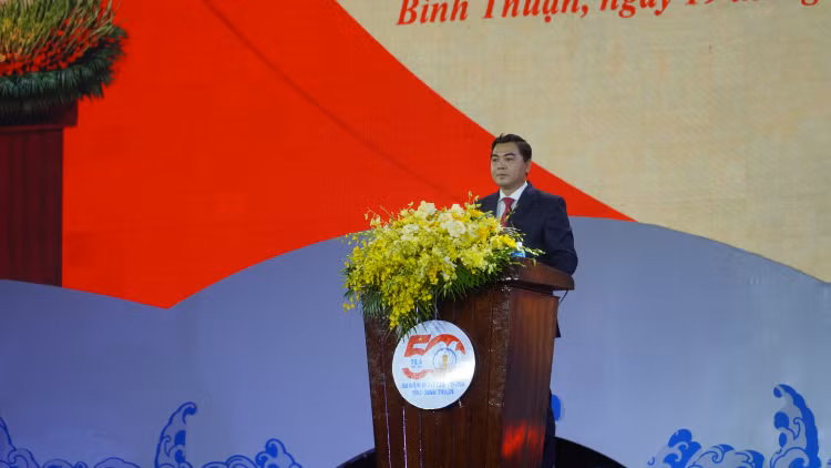 Pho Thu tuong Nguyen Hoa Binh: Binh Thuan can vuon len thanh trung tam-Hinh-2