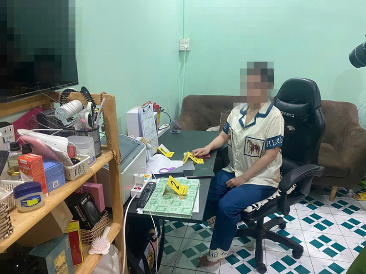 9X o Binh Thuan cong khai livestream lo de tren Facebook de danh bac