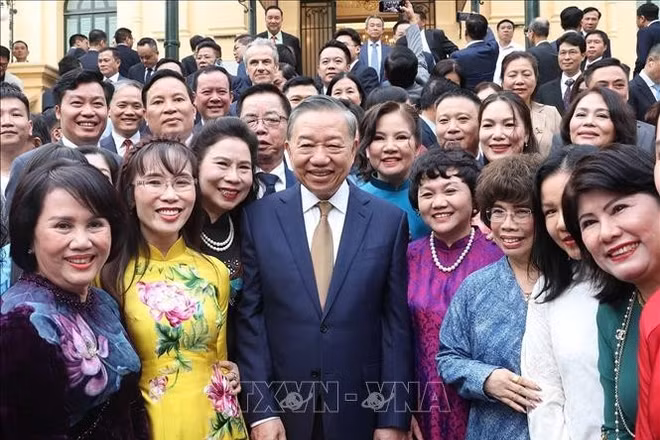 Tổng Bí thư, Chủ tịch nước Tô Lâm gặp mặt doanh nghiệp tiêu biểu
