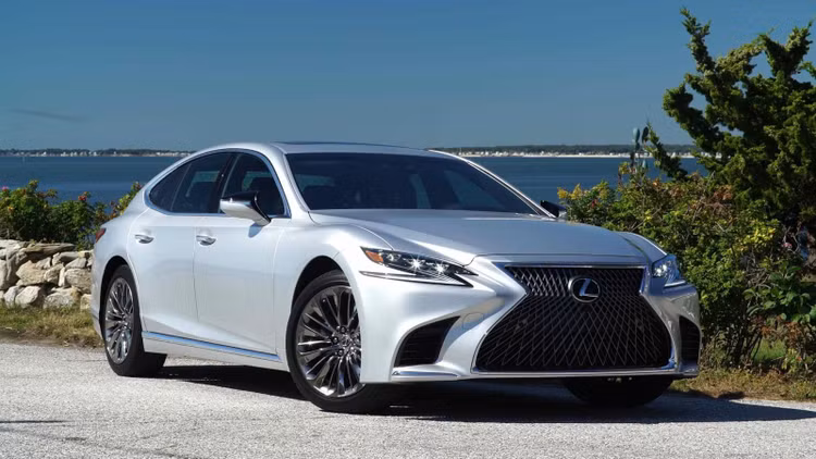 Lexus Việt Nam triệu hồi các dòng xe để kiểm tra và thay thế bơm nhiên liệu ảnh 1