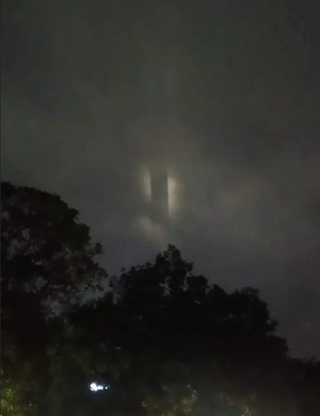 'Cột trụ' bí ẩn xuất hiện trên bầu trời, chuyên gia giải mã sao? - Hình 7 'Cot tru' bi an xuat hien tren bau troi, chuyen gia giai ma sao?-Hinh-7