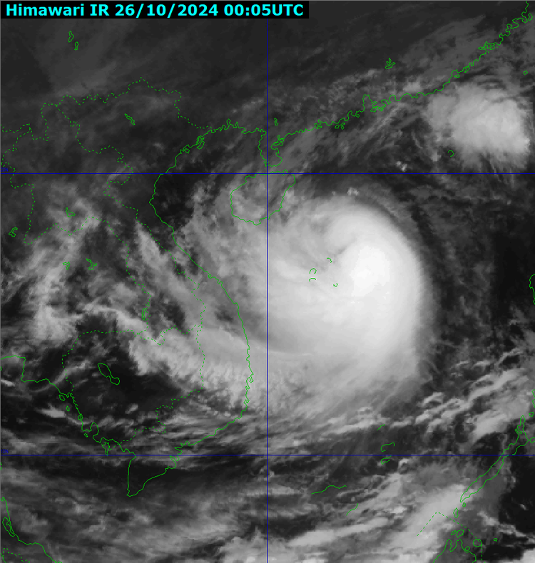 Bao Tra Mi dang huong vao vung bien cac tinh mien Trung