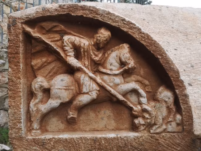 Tim thay quan tai da nghin nam chua bi mat “nguoi bao ve hoang de