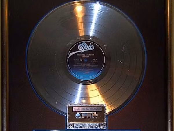 Top 10 chat dat gia nhat hanh tinh, 