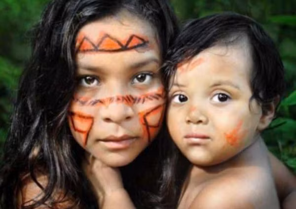 Bo lac bi an, phu nu ngoi xom tren la kho de... sinh con-Hinh-8