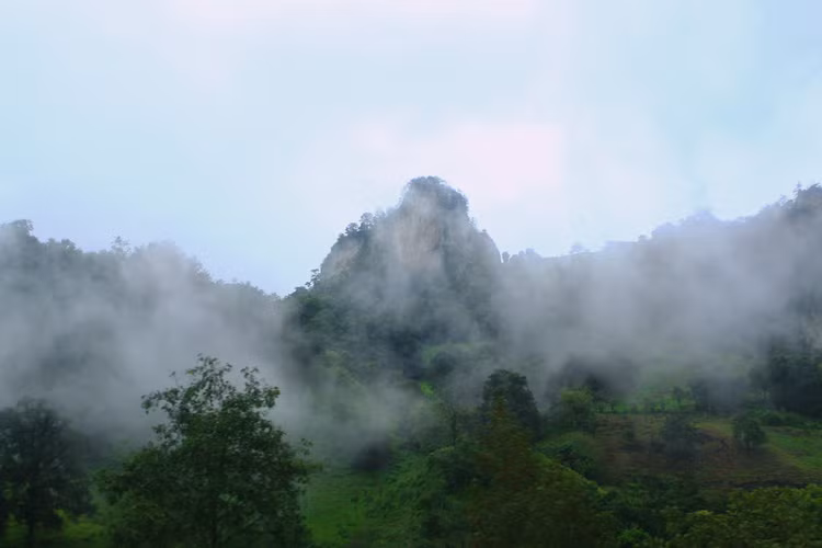 Cong truong dung thi cong khan cap vi phat hien ‘vat the la’-Hinh-6