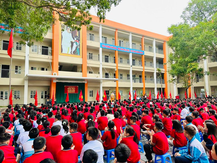 Cu the lich tuu truong cua hoc sinh toan quoc