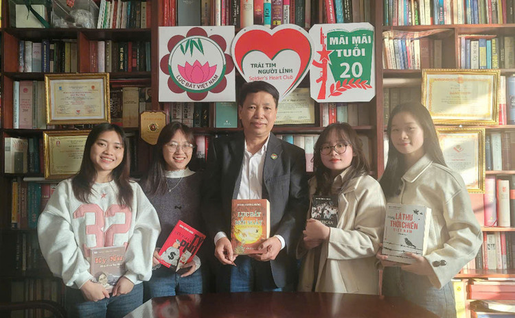 Lan toa yeu thuong cung “Trai tim nguoi linh“