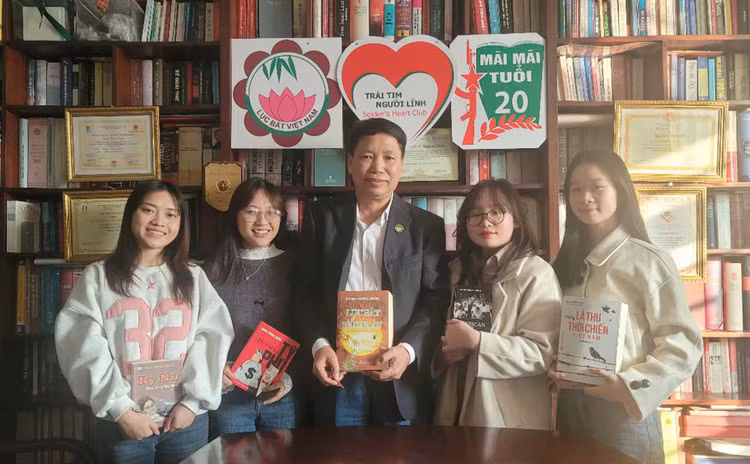 Lan toa yeu thuong cung “Trai tim nguoi linh“