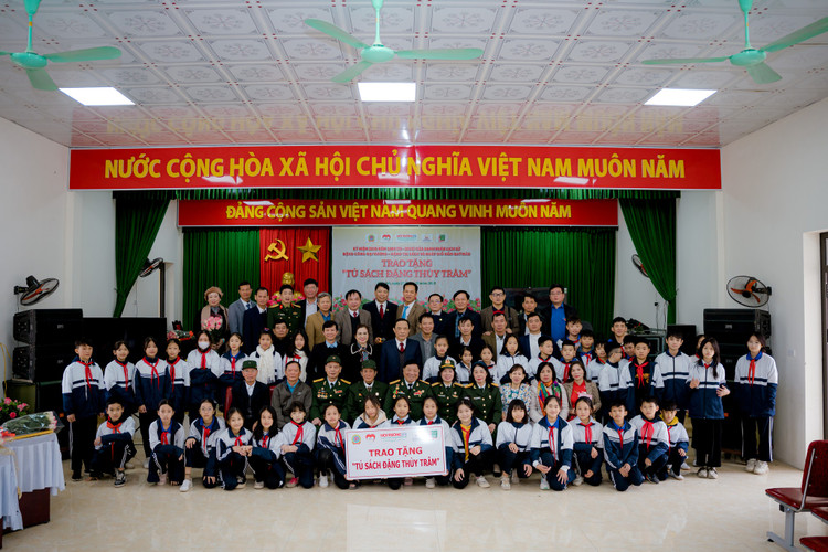 Lan toa yeu thuong cung “Trai tim nguoi linh“-Hinh-3