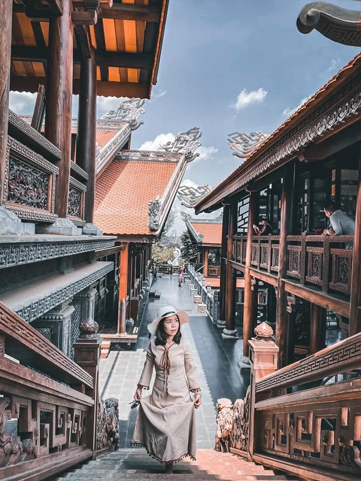 Nhiều bạn trẻ đã ghé thăm chùa Khải Đoan trong những chuyến du lịch Tây Nguyên, những góc của ngôi chùa đảm bảo bạn sẽ “yêu ngay từ cái nhìn đầu tiên” khi đặt chân đến. Ảnh: Hoàng Luân Nhiều bạn trẻ đã ghé thăm chùa Khải Đoan trong những chuyến du lịch Tây Nguyên, những góc của ngôi chùa đảm bảo bạn sẽ “yêu ngay từ cái nhìn đầu tiên” khi đặt chân đến. Ảnh: Hoàng Luân