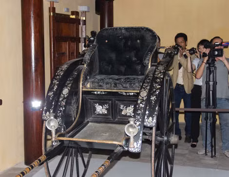 Chiêm ngưỡng loạt cổ vật triều Nguyễn hồi hương sau nhiều năm lưu lạc - Hình 4 Chiem nguong loat co vat trieu Nguyen hoi huong sau nhieu nam luu lac-Hinh-4