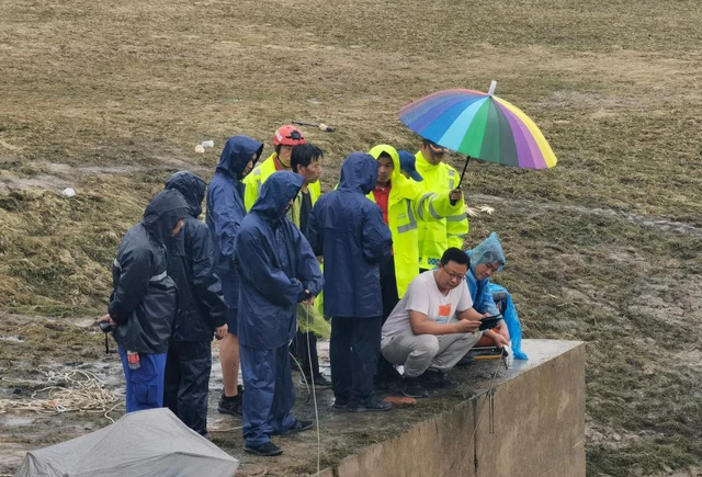 Trung Quoc xuat hien quai ngu, chuyen gia lap tuc hut can nuoc ho-Hinh-3