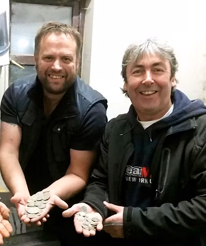 Dung may do kim loai tim nhan cuoi, sung sot thay kho bau khung-Hinh-3