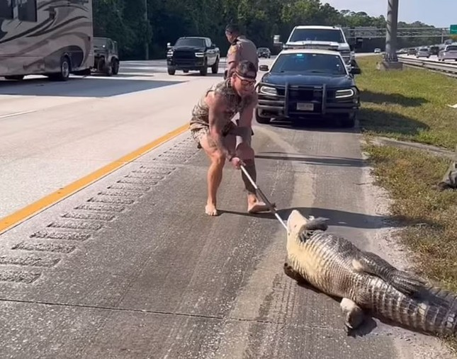 Quai thu tran len cao toc, linh thuy danh bo lap tuc 