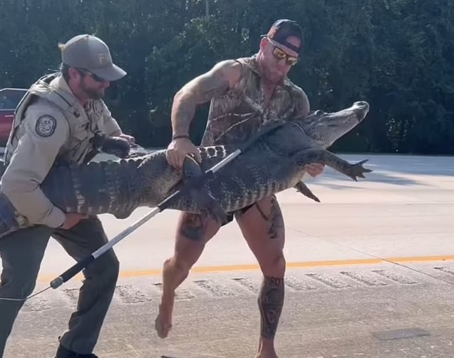 Quai thu tran len cao toc, linh thuy danh bo lap tuc 