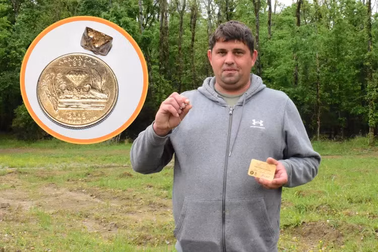 Di dao cong vien, vo tinh vo duoc vien kim cuong sieu khung