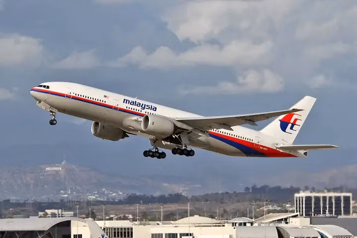 Lật lại vụ mất tích máy bay bí ẩn nhất lịch sử hàng không - Hình 6 Lat lai vu mat tich may bay bi an nhat lich su hang khong-Hinh-6