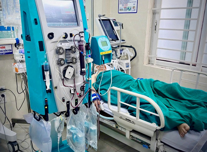 Nguoi dan ong o Phu Tho suyt tu vong do uong ruou gia