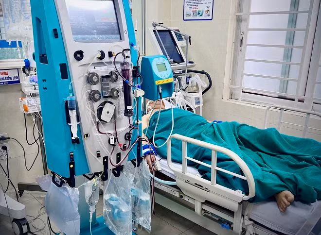 Nguoi dan ong o Phu Tho suyt tu vong do uong ruou gia