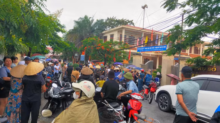 Dan keu nuoc ban: Nha may nuoc dong y chuyen giao cho don vi khac